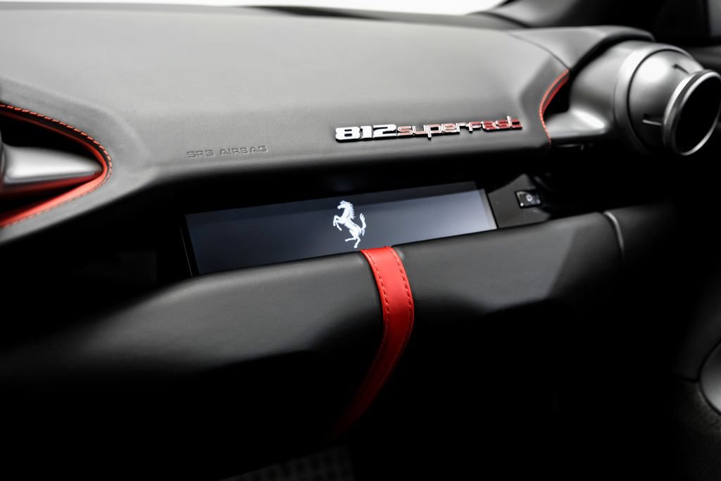 Used 2019 Ferrari 812 Superfast RWD image 34