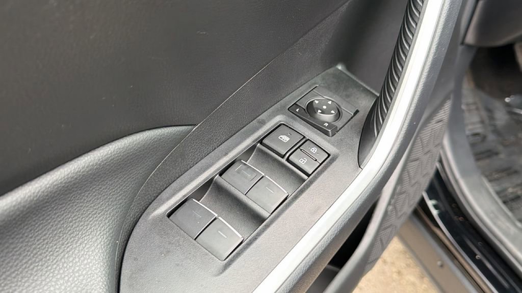 Certified 2025 Toyota RAV4 XLE FWD image 15