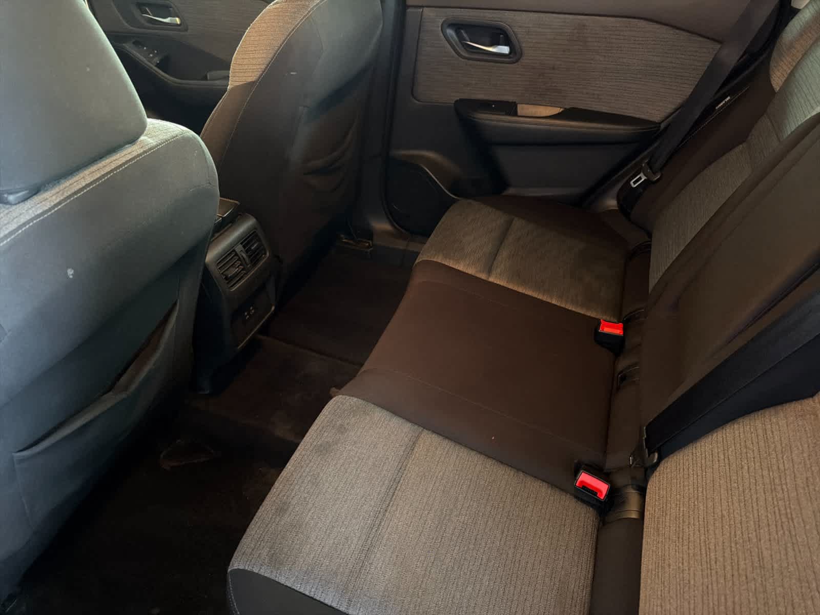 Used 2022 Nissan Rogue SV FWD image 4