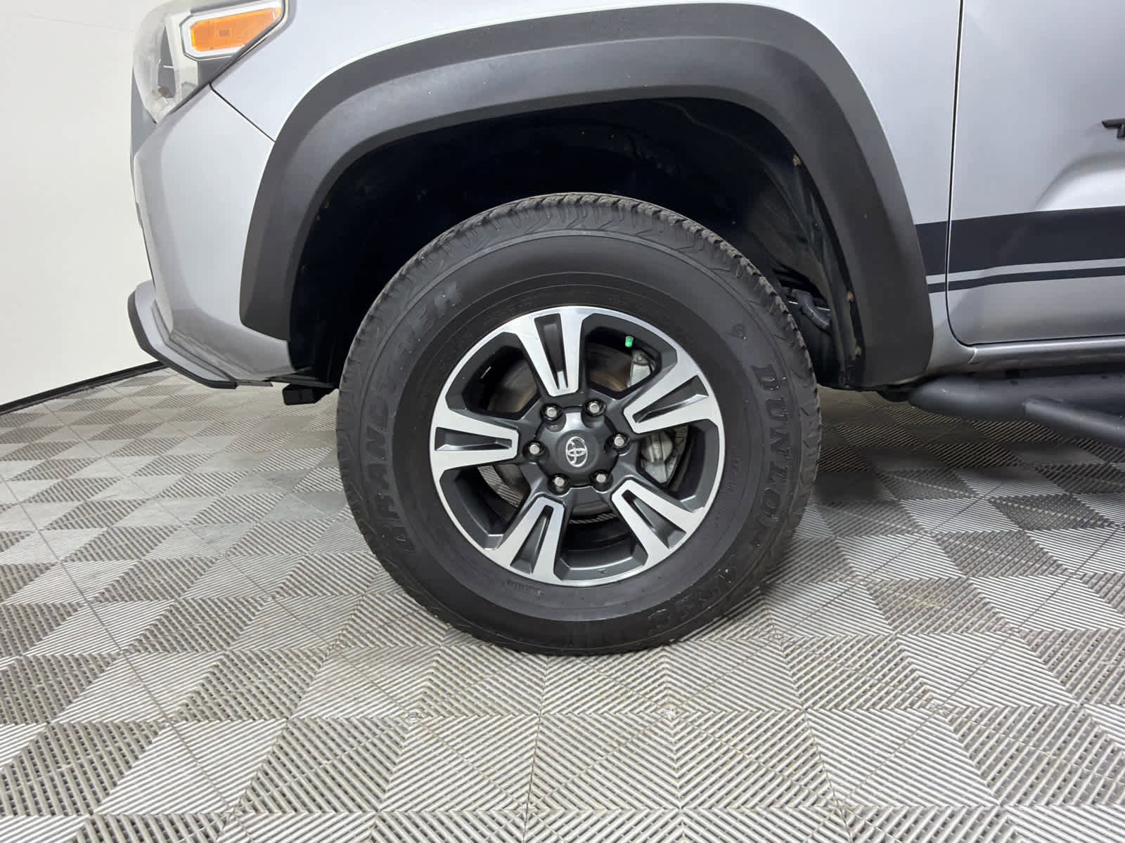 Used 2019 Toyota Tacoma TRD Sport image 10