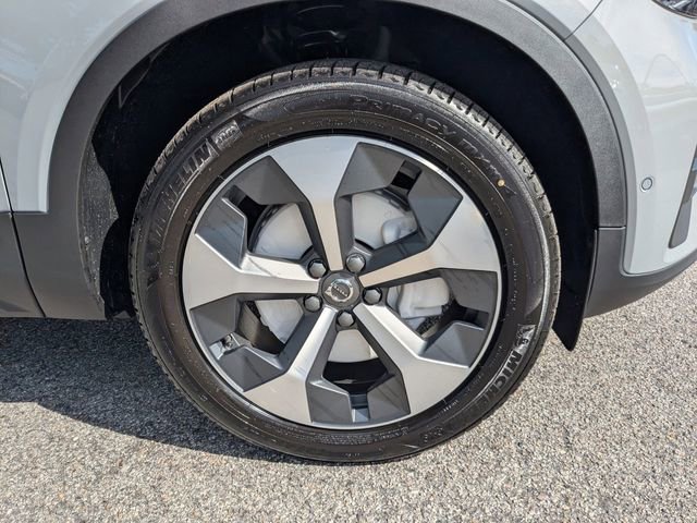 New 2025 Volvo XC40 B5 Plus w/ Protection Package Premier AWD/4WD image 14