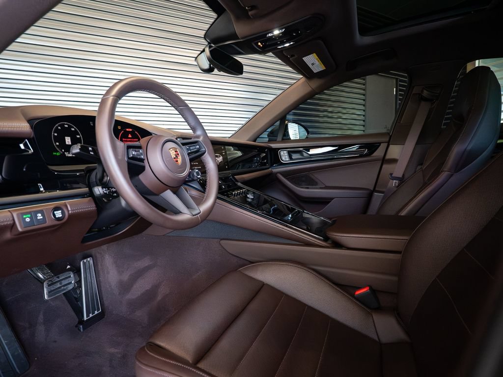 Certified 2024 Porsche Panamera image 4