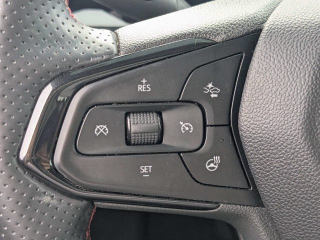 Used 2024 Chevrolet Trax RS w/ Sunroof Package FWD image 23