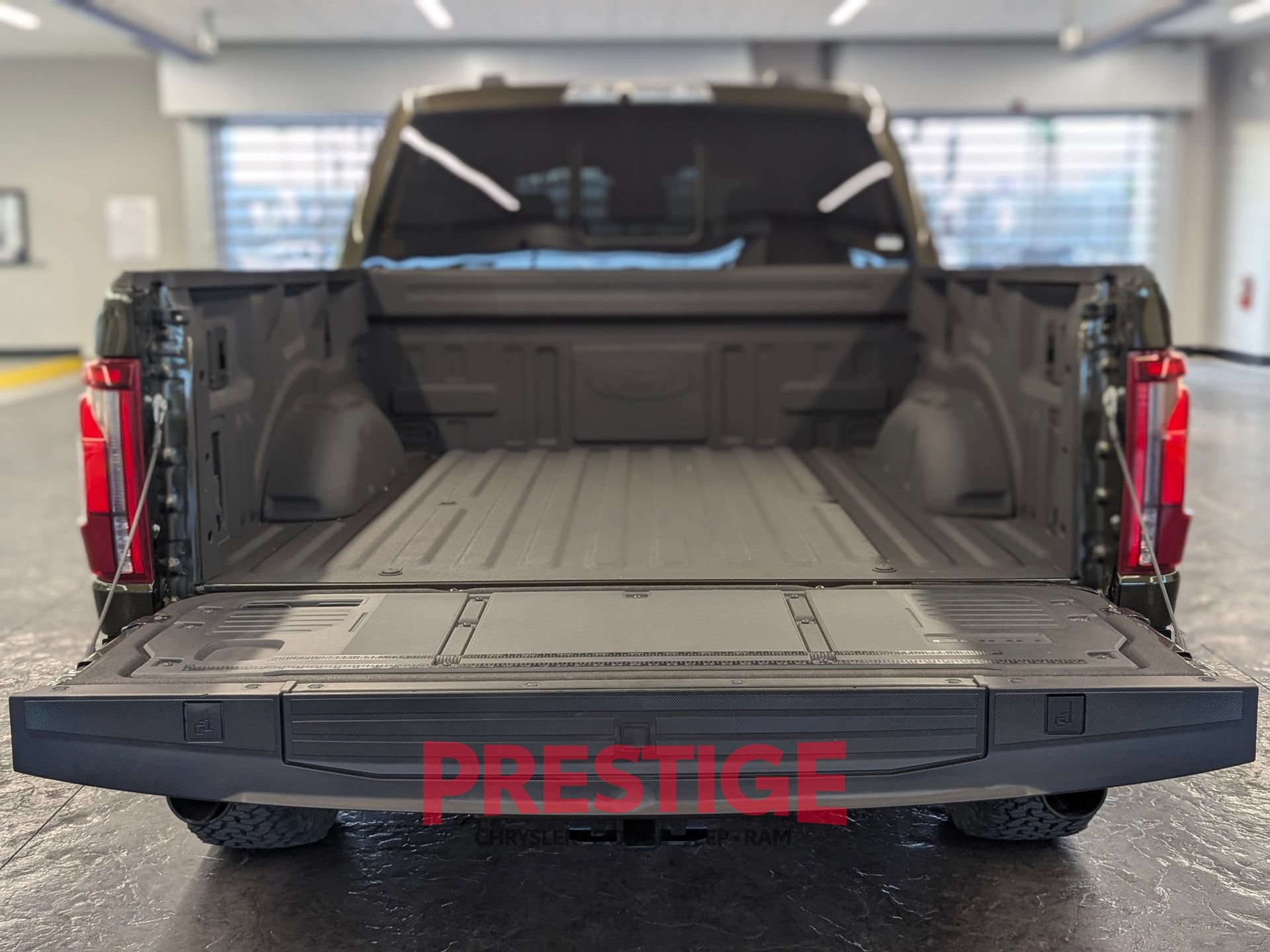 Used 2024 Ford F150 Raptor AWD/4WD image 9