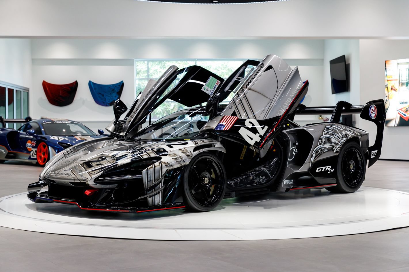 Used 2020 McLaren Senna RWD image 62