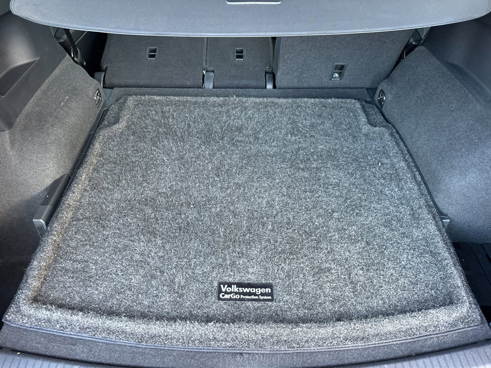 Used 2022 Volkswagen Tiguan SE R-Line image 15