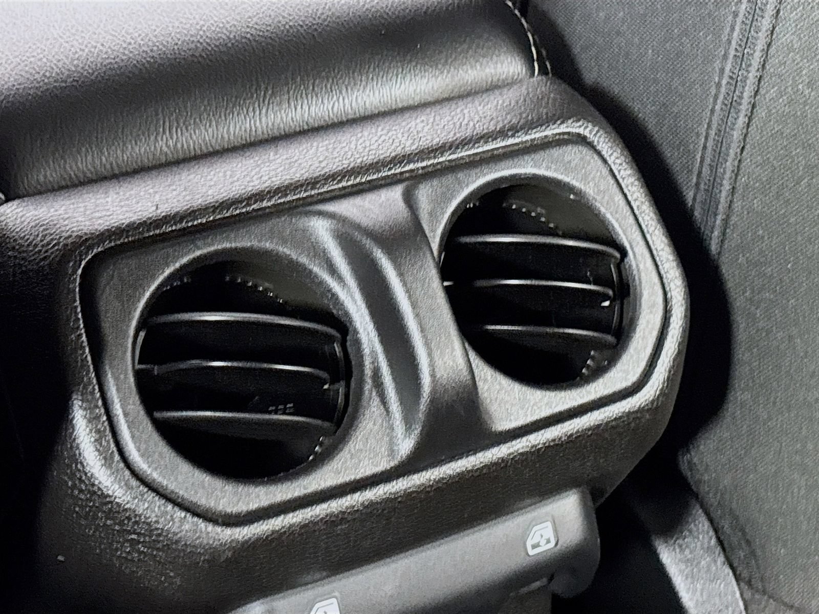 Used 2020 Jeep Wrangler Unlimited Sahara AWD/4WD image 23