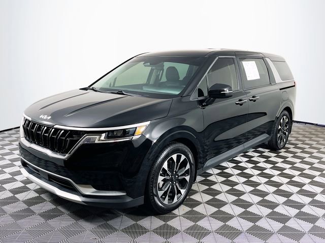 Used 2024 Kia Carnival EX image 4