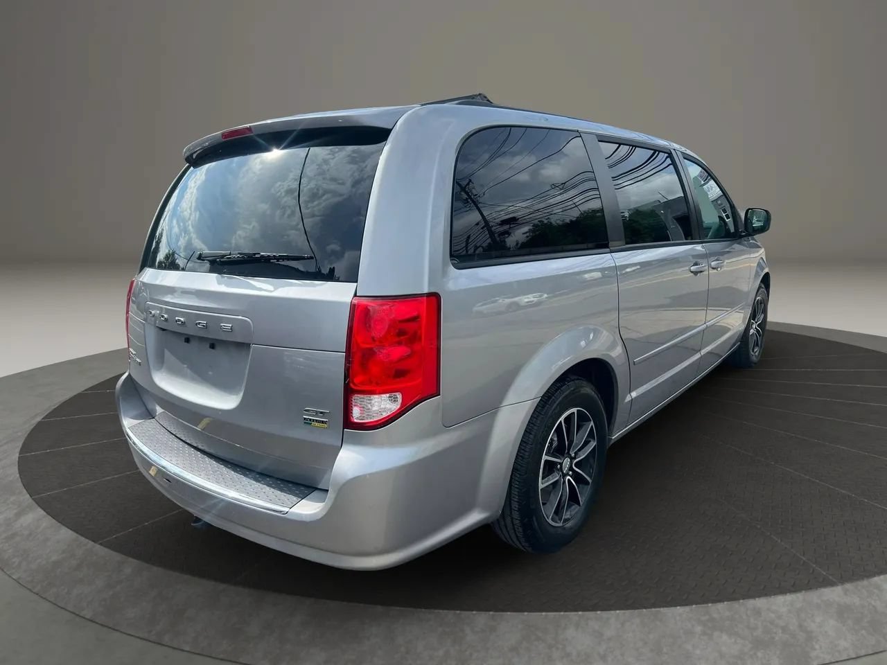 Used 2017 Dodge Grand Caravan GT FWD image 5