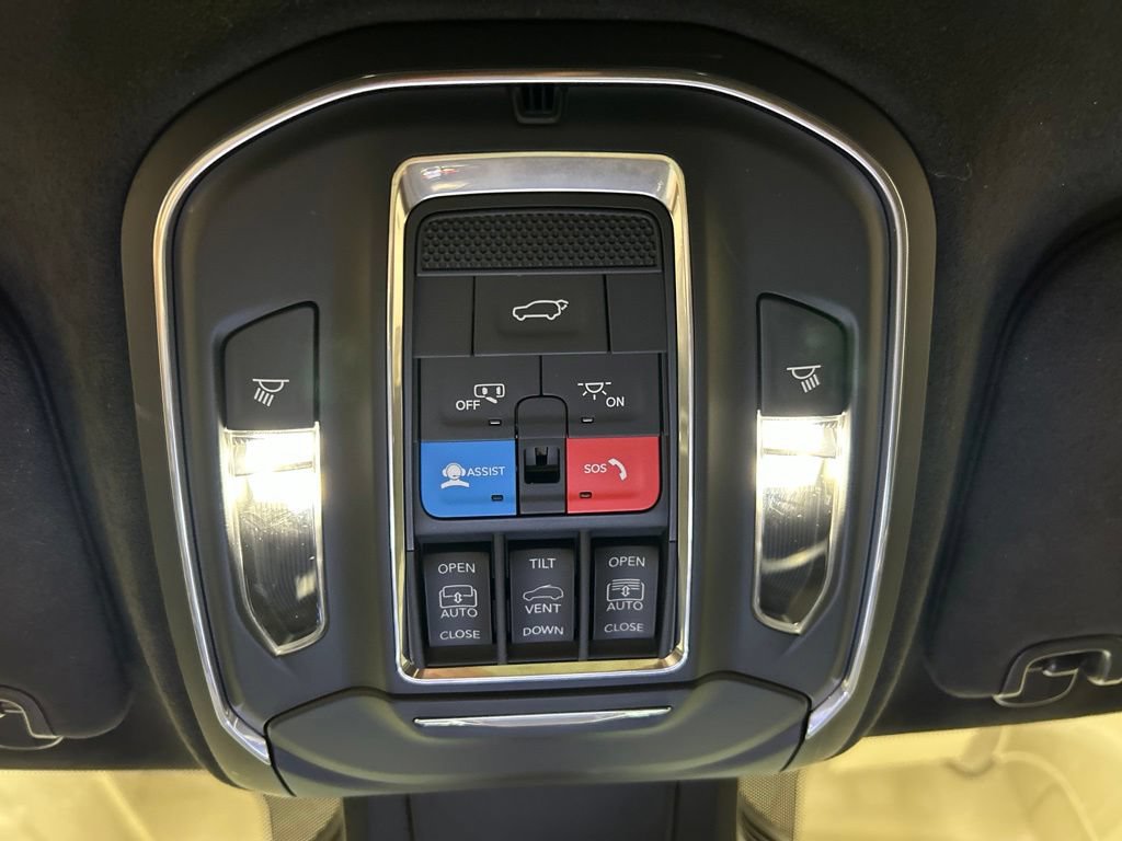 Used 2024 Jeep Wagoneer Launch Edition AWD/4WD image 25