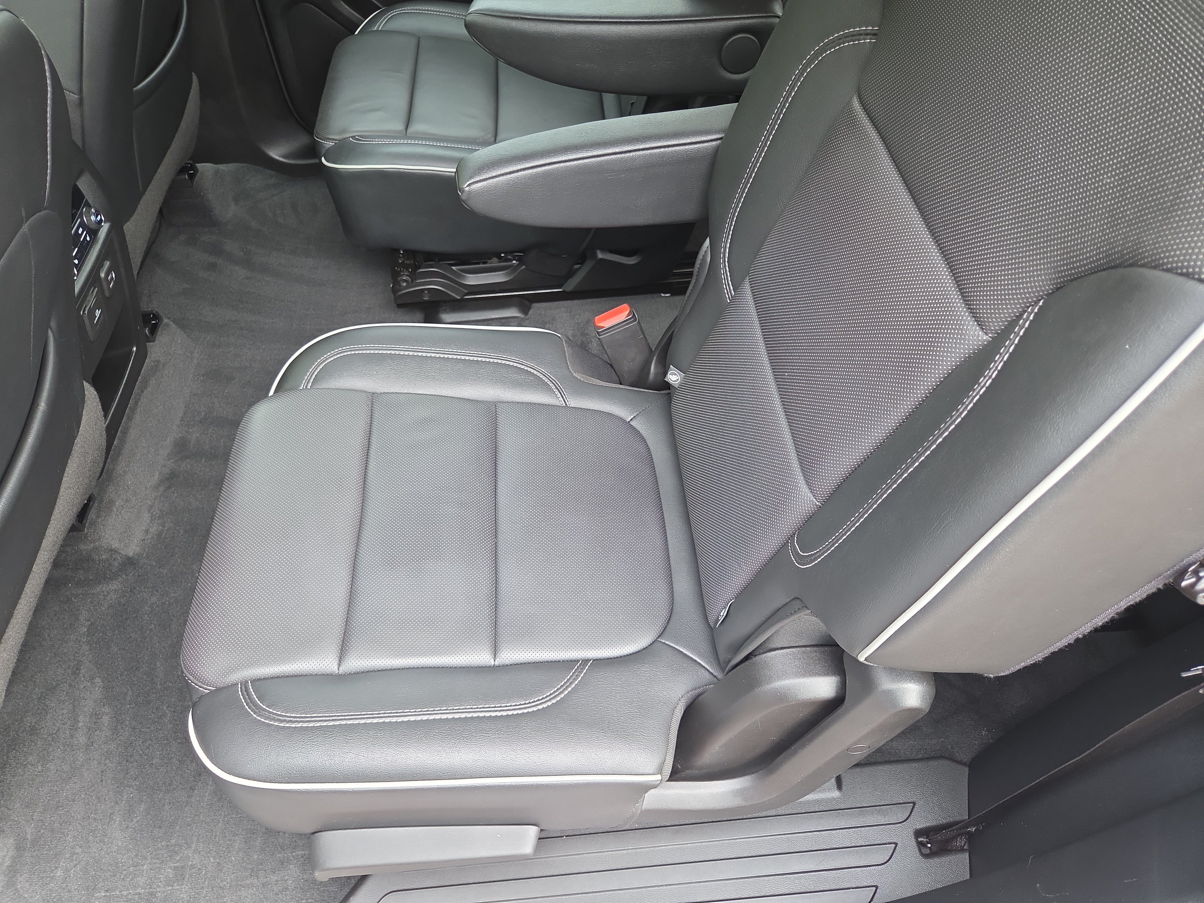 Used 2020 Chevrolet Traverse High Country w/ LPO, Floor Liner Package AWD/4WD image 21