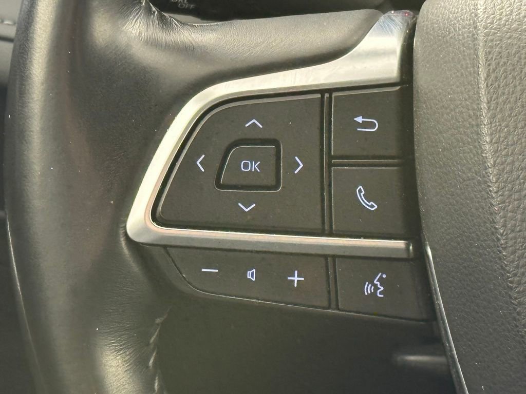Used 2021 Toyota Highlander XLE AWD/4WD image 31