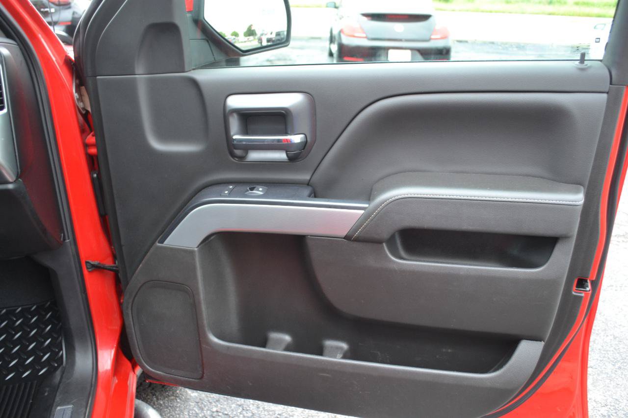 Used 2018 Chevrolet Silverado 1500 LT w/ Texas Edition AWD/4WD image 32