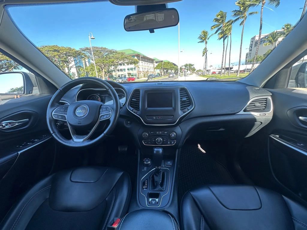 Used 2019 Jeep Cherokee Latitude Plus w/ Cold Weather Group image 10