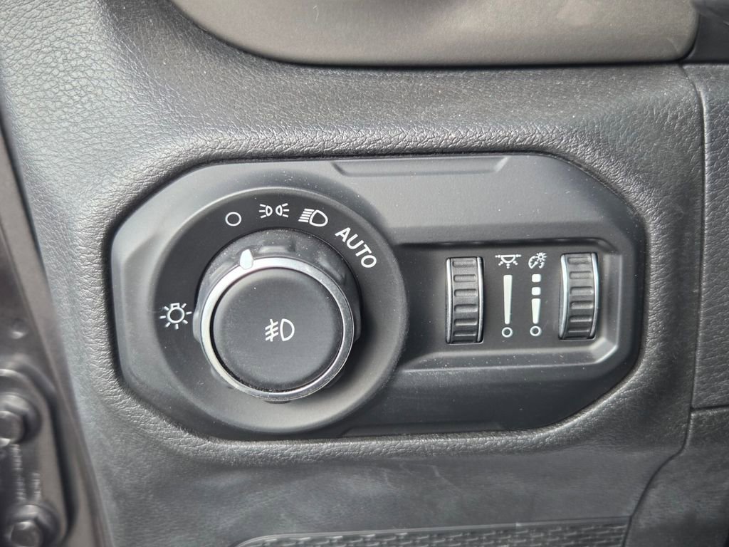 Used 2021 Jeep Wrangler Unlimited Sahara image 26