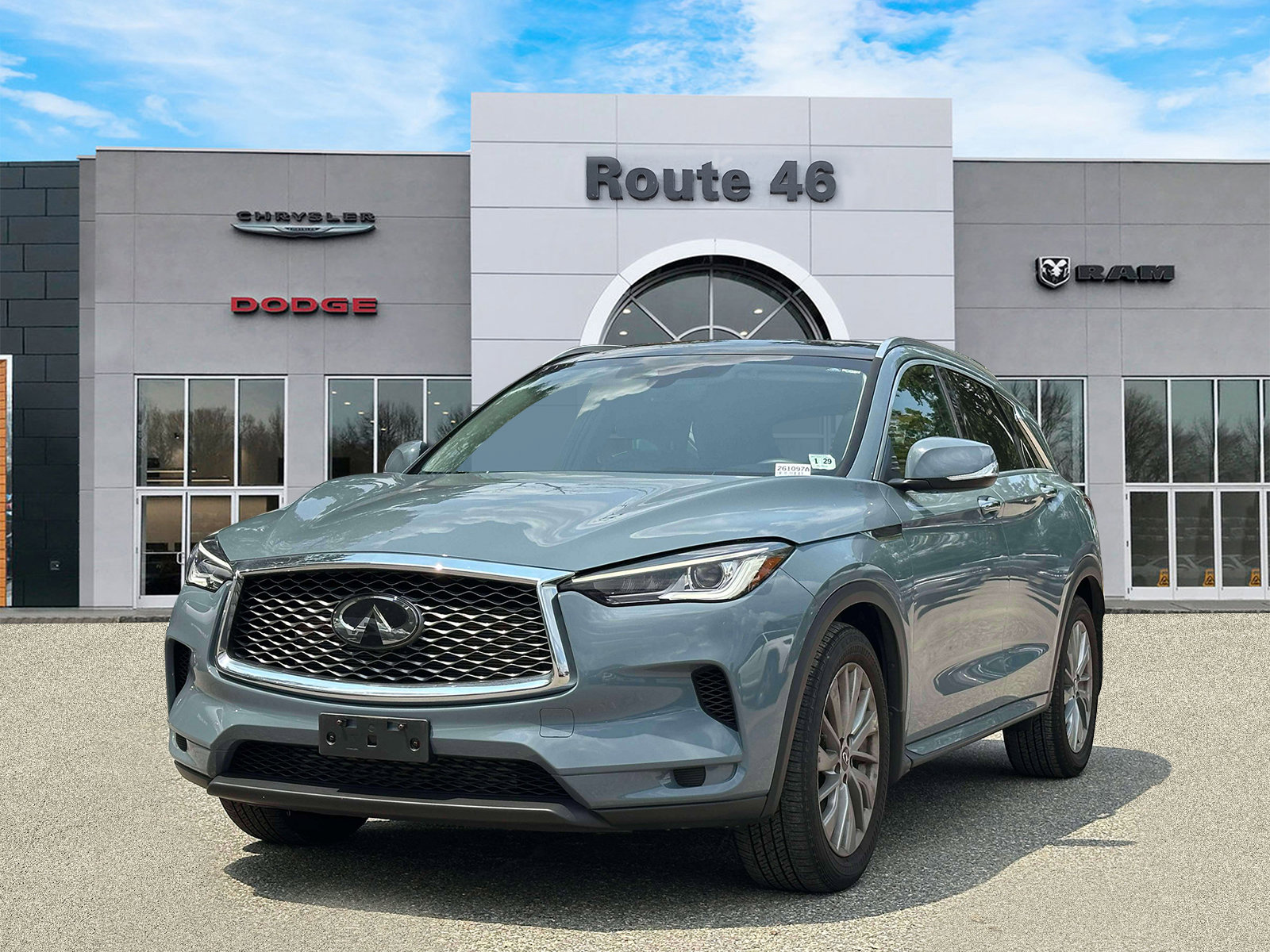 Used 2024 INFINITI QX50 Luxe AWD/4WD image 2