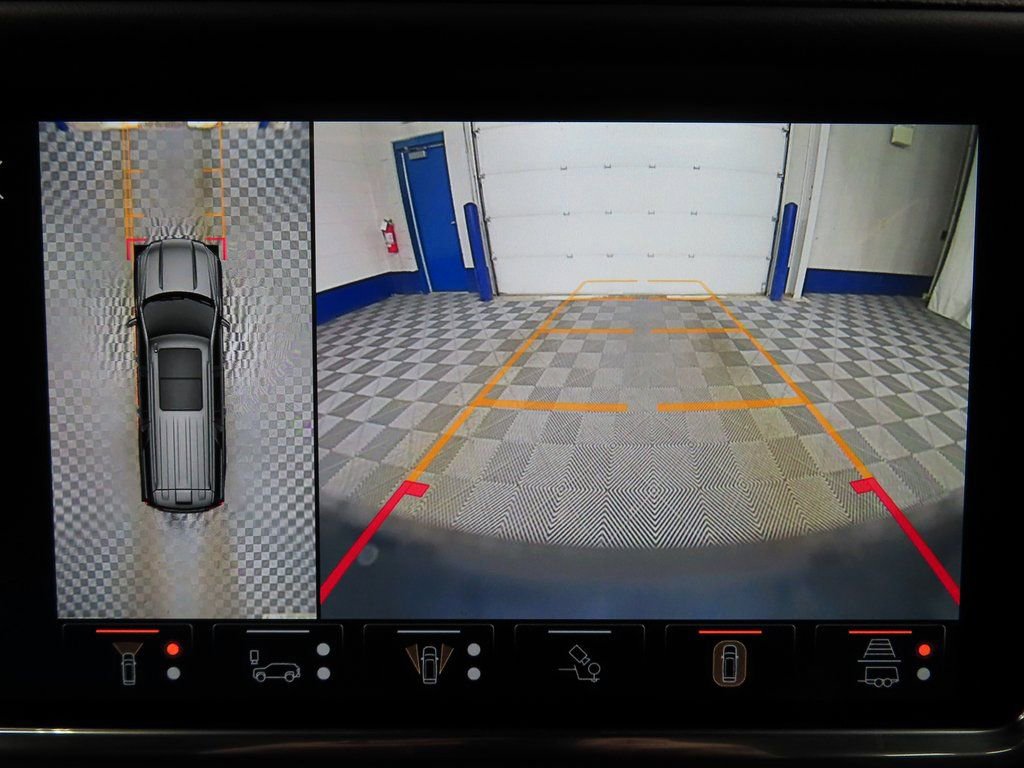 Used 2023 GMC Yukon Denali Ultimate w/ LPO, Floor Liner Package AWD/4WD image 16