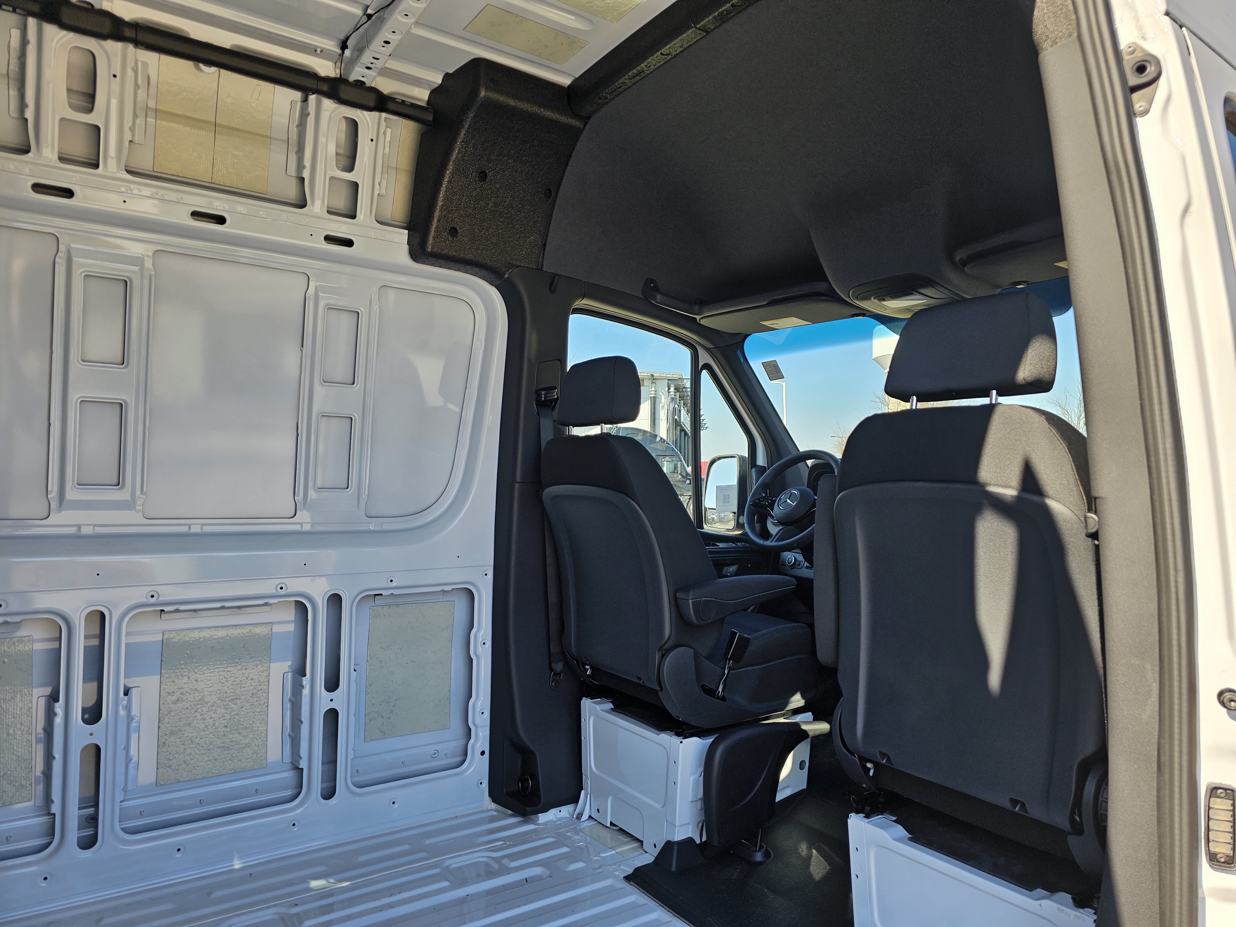 New 2025 Mercedes-Benz Sprinter 2500 image 36