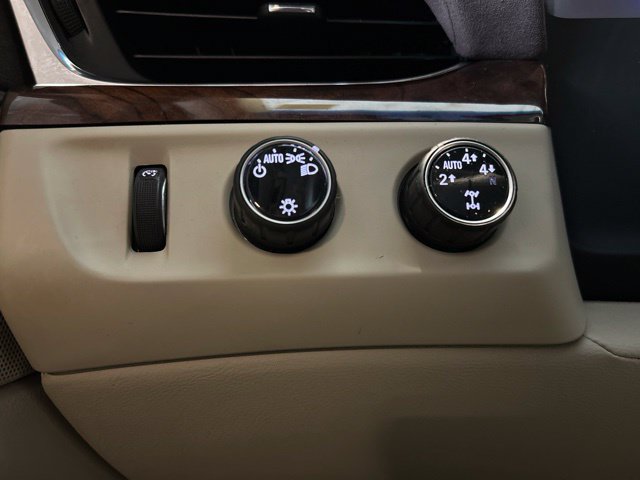 Used 2015 Cadillac Escalade Luxury AWD/4WD image 18