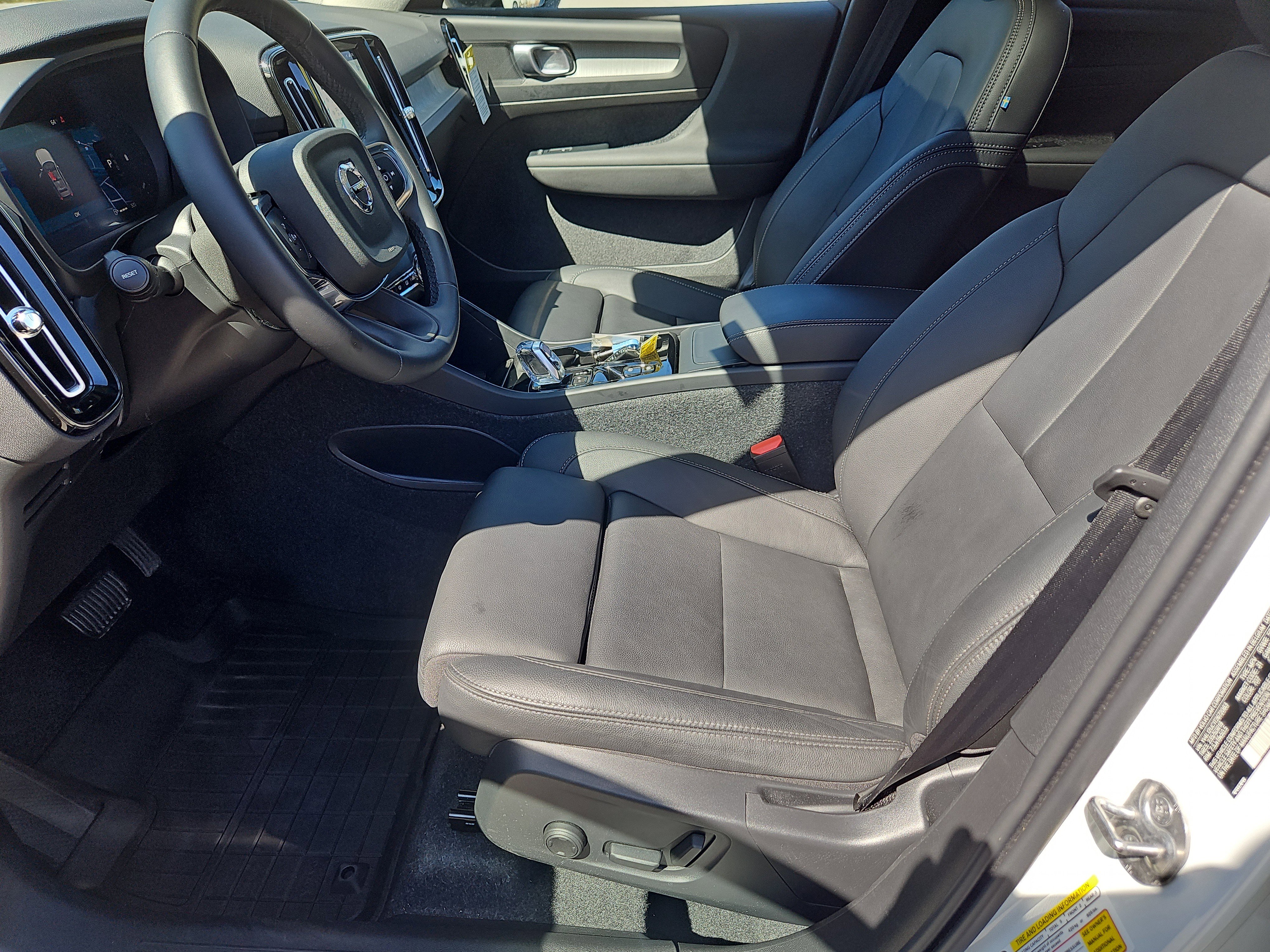 Used 2026 Volvo XC40 B5 Plus w/ Protection Package Premier image 30