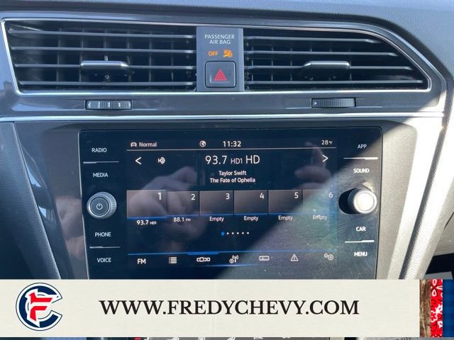 Used 2023 Volkswagen Tiguan SE image 17