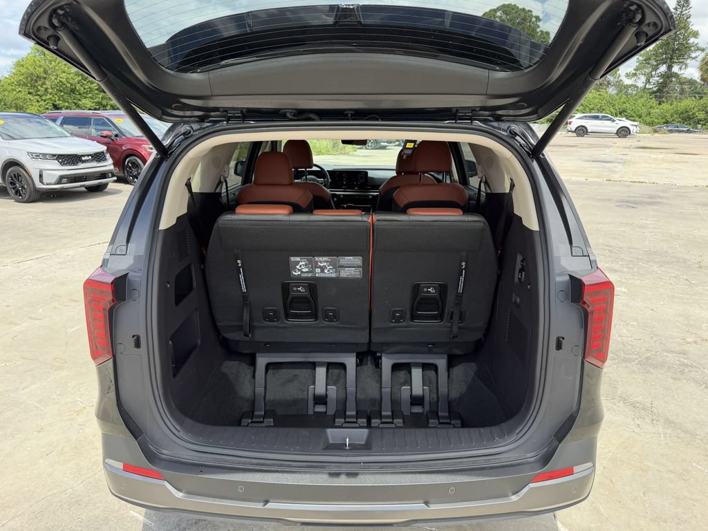 Certified 2026 Kia Carnival SX FWD image 13