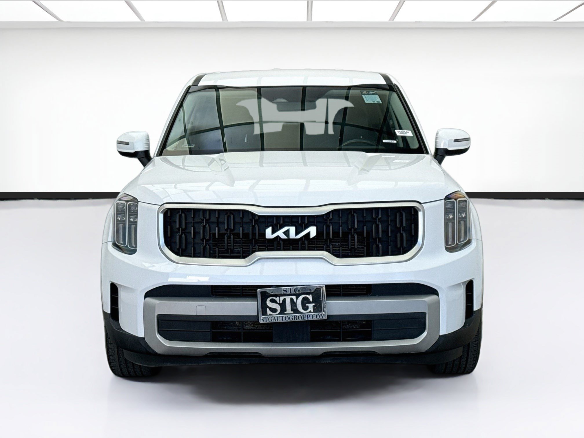 Used 2024 Kia Telluride LX FWD image 2