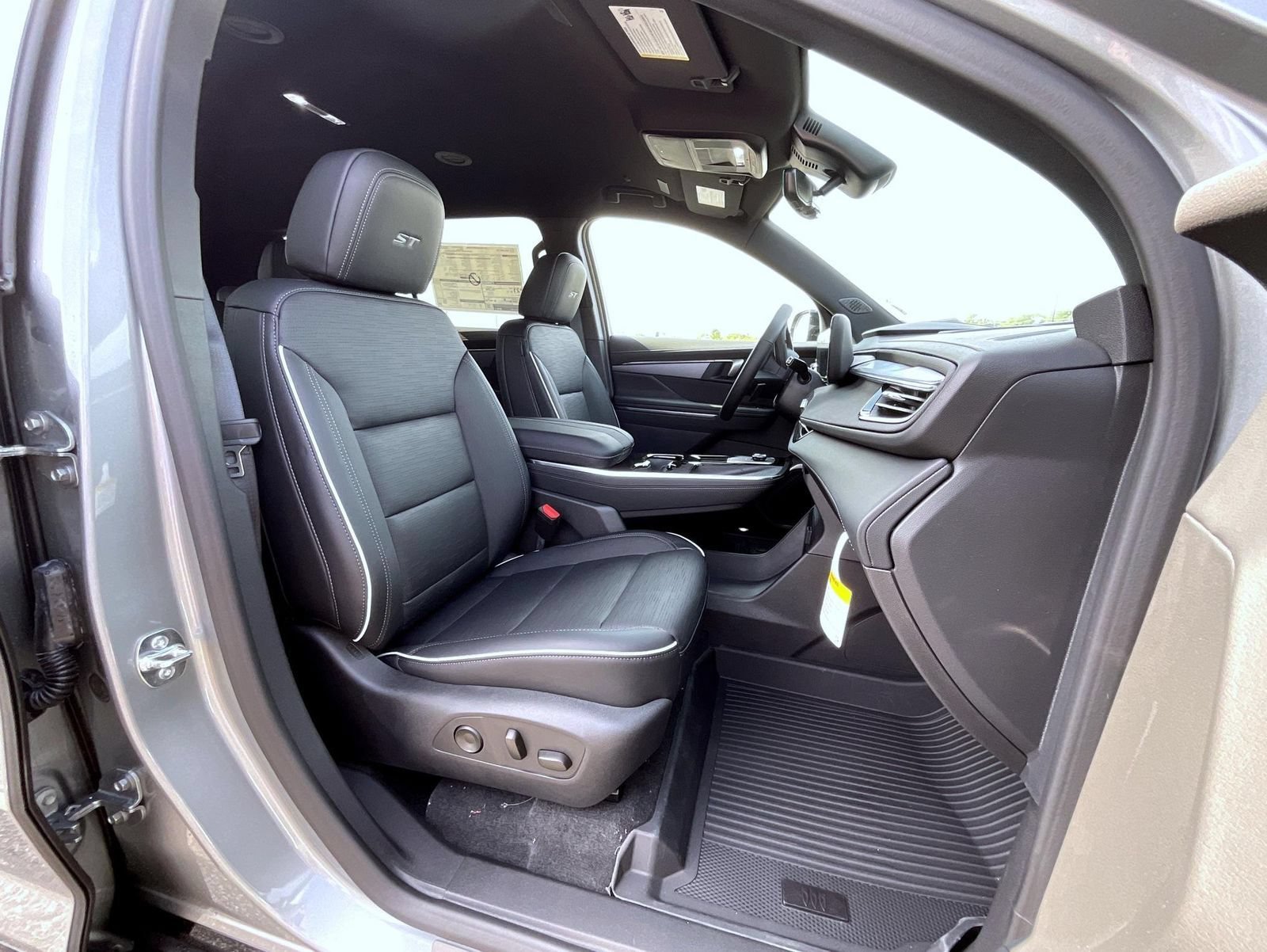New 2026 Buick Enclave Sport Touring w/ Power Package AWD/4WD image 15