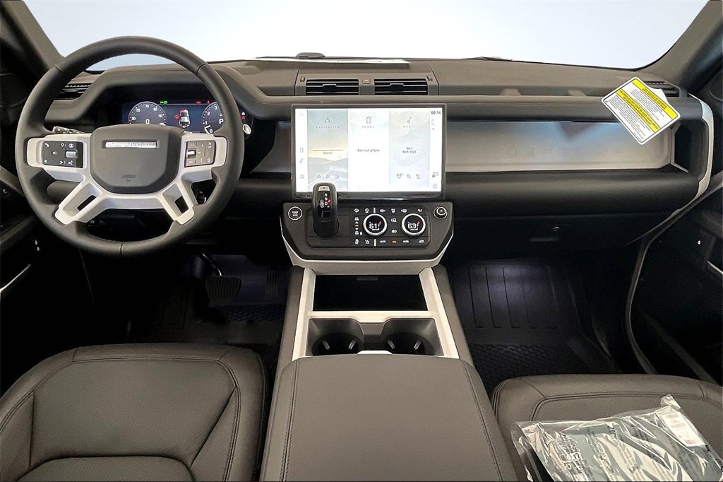 New 2026 Land Rover Defender 110 X-Dynamic SE image 5