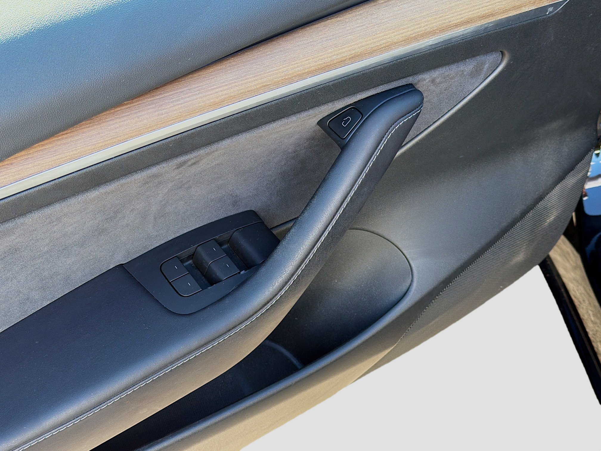 Used 2023 Tesla Model 3 Standard Range image 22