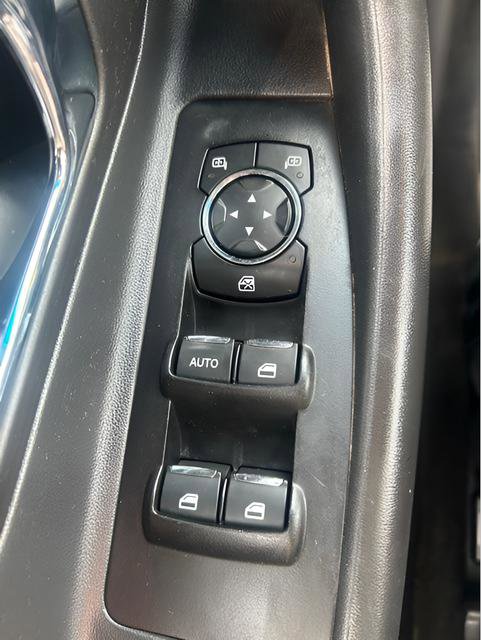 Used 2014 Ford Taurus SEL image 17