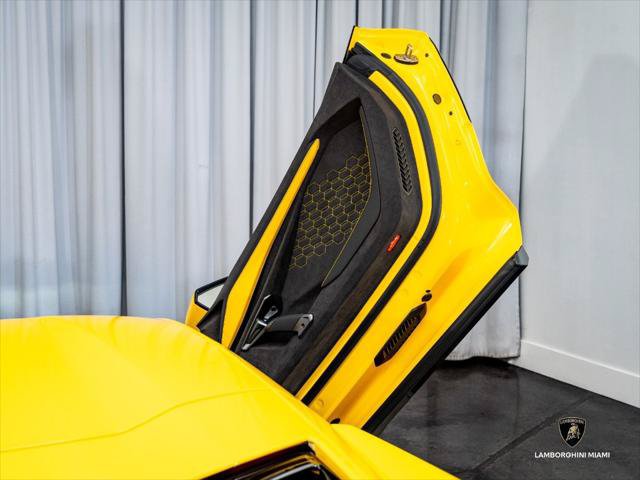 Used 2024 Lamborghini Revuelto AWD/4WD image 41