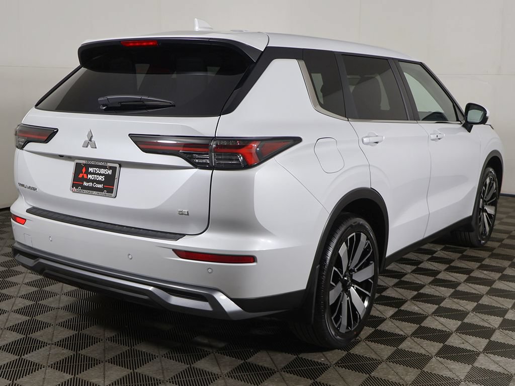 New 2026 Mitsubishi Outlander SE FWD image 12