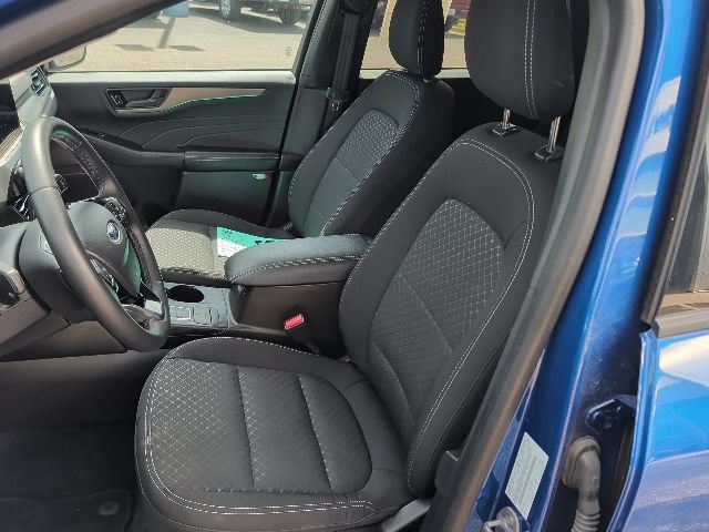 Certified 2023 Ford Escape Active AWD/4WD image 19