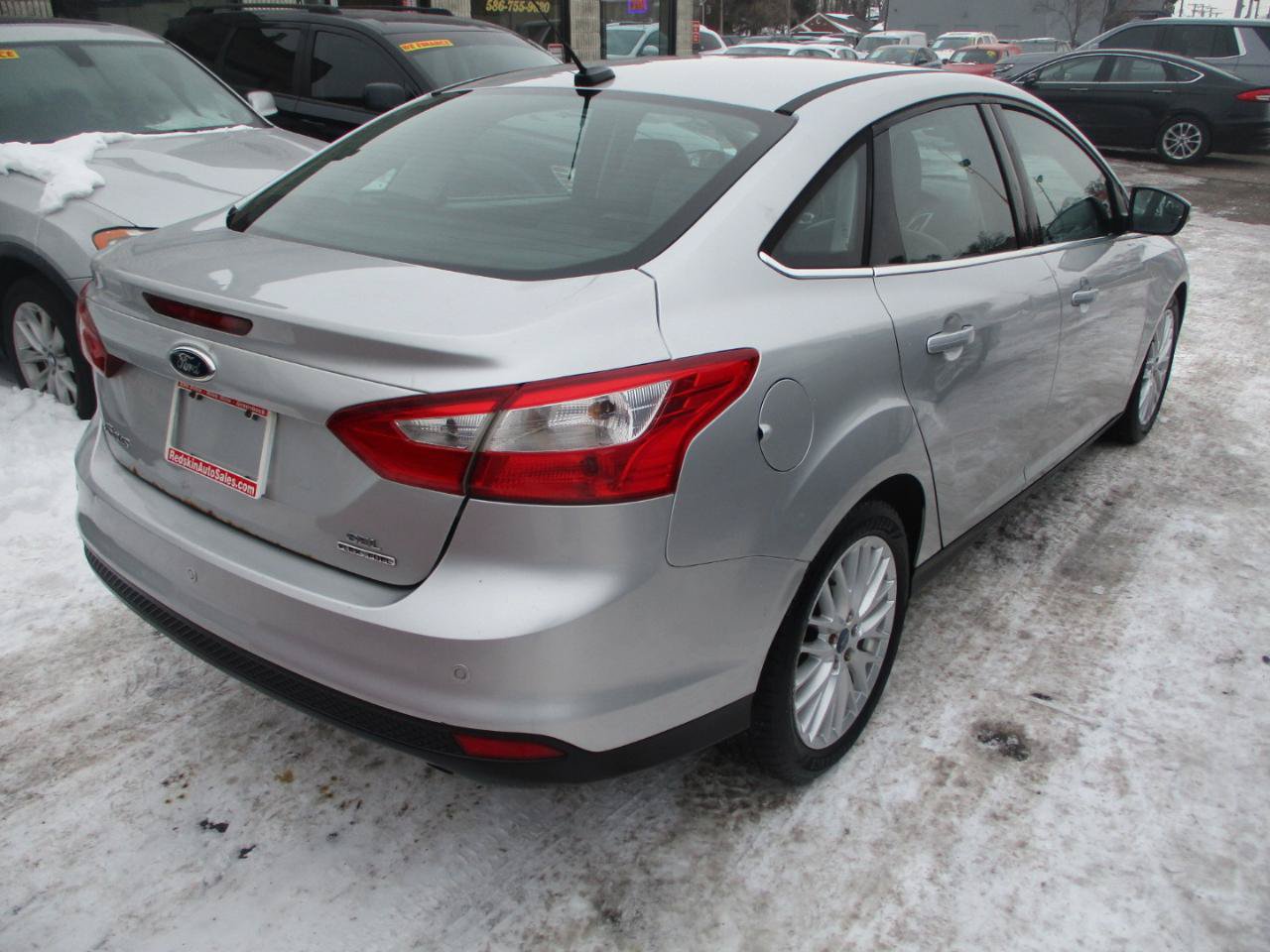 Used 2012 Ford Focus SEL FWD image 5