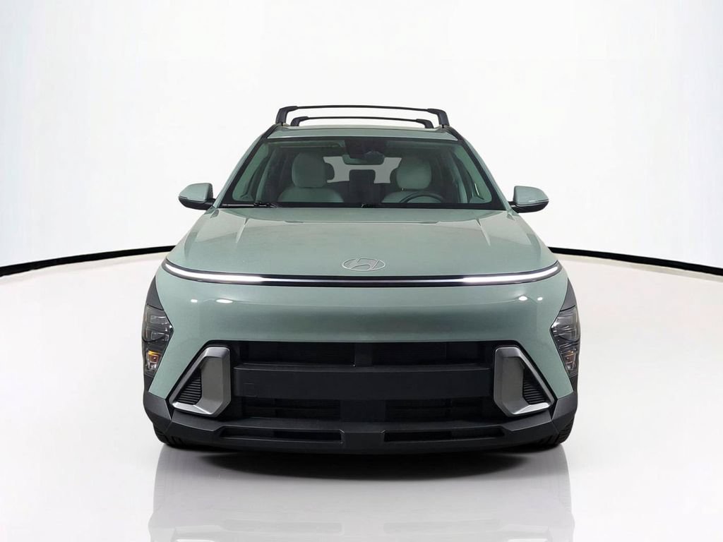 Used 2025 Hyundai Kona SEL FWD image 3