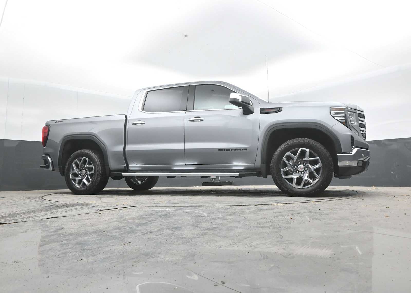 New 2026 GMC Sierra 1500 SLT w/ SLT Premium Package AWD/4WD image 28