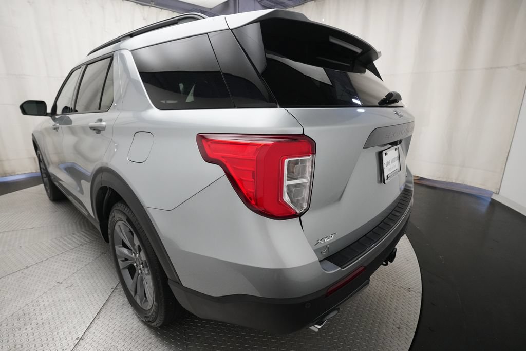 Used 2023 Ford Explorer XLT w/ Equipment Group 202A AWD/4WD image 35