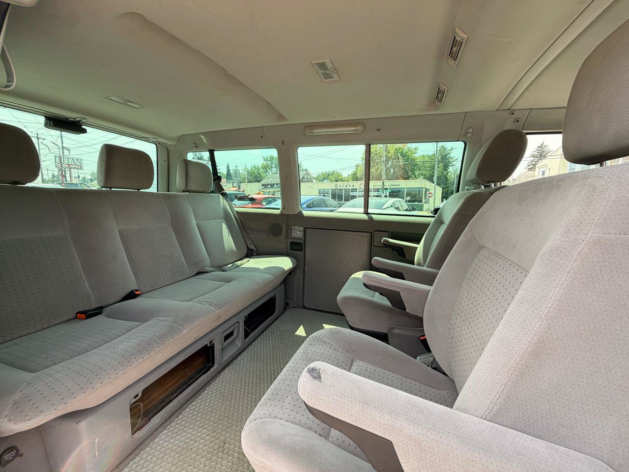 Used 2003 Volkswagen Eurovan MV FWD image 15
