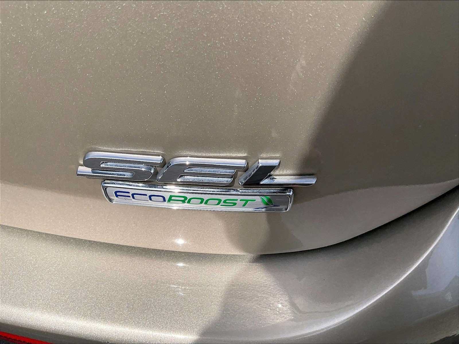 Used 2018 Ford Edge SEL FWD image 11