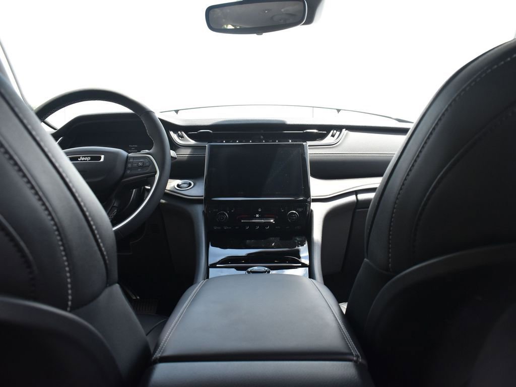 Used 2023 Jeep Grand Cherokee L Limited w/ Trailer Tow Group (B) image 35