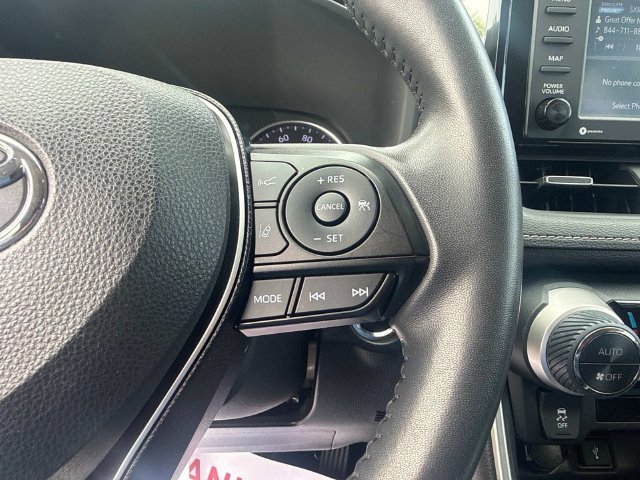 Used 2020 Toyota RAV4 XLE Premium FWD image 29