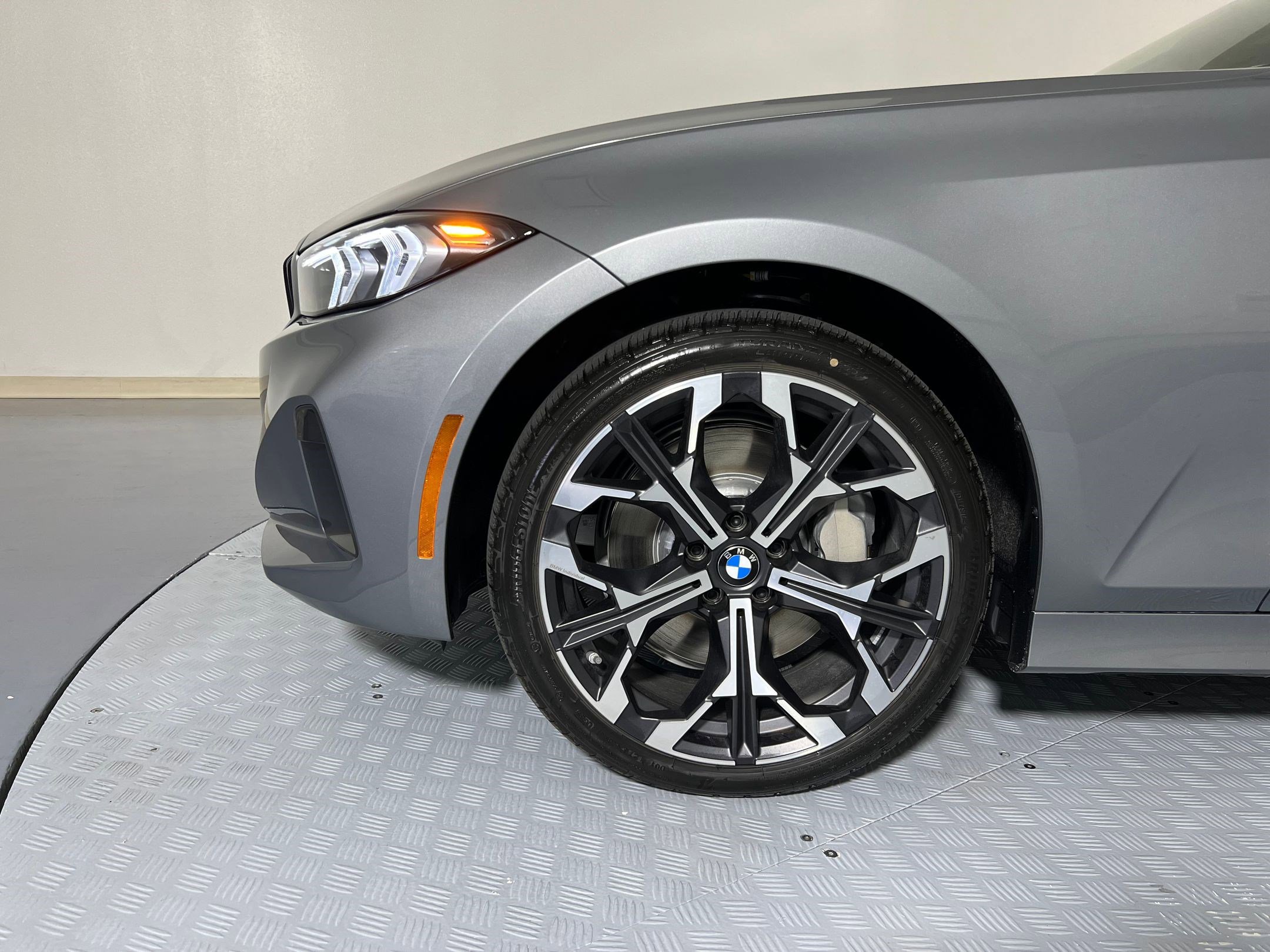 Used 2026 BMW 330i Sedan w/ Convenience Package image 11