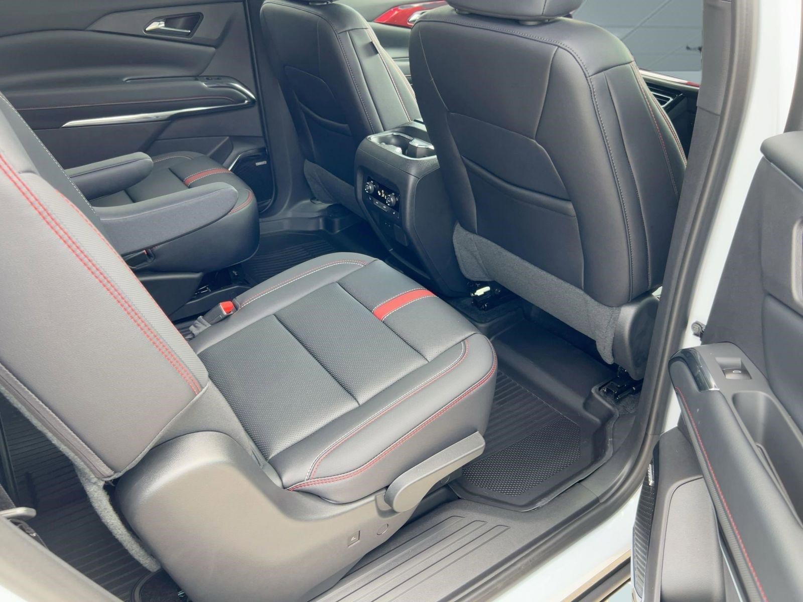 New 2026 Chevrolet Traverse RS FWD image 30