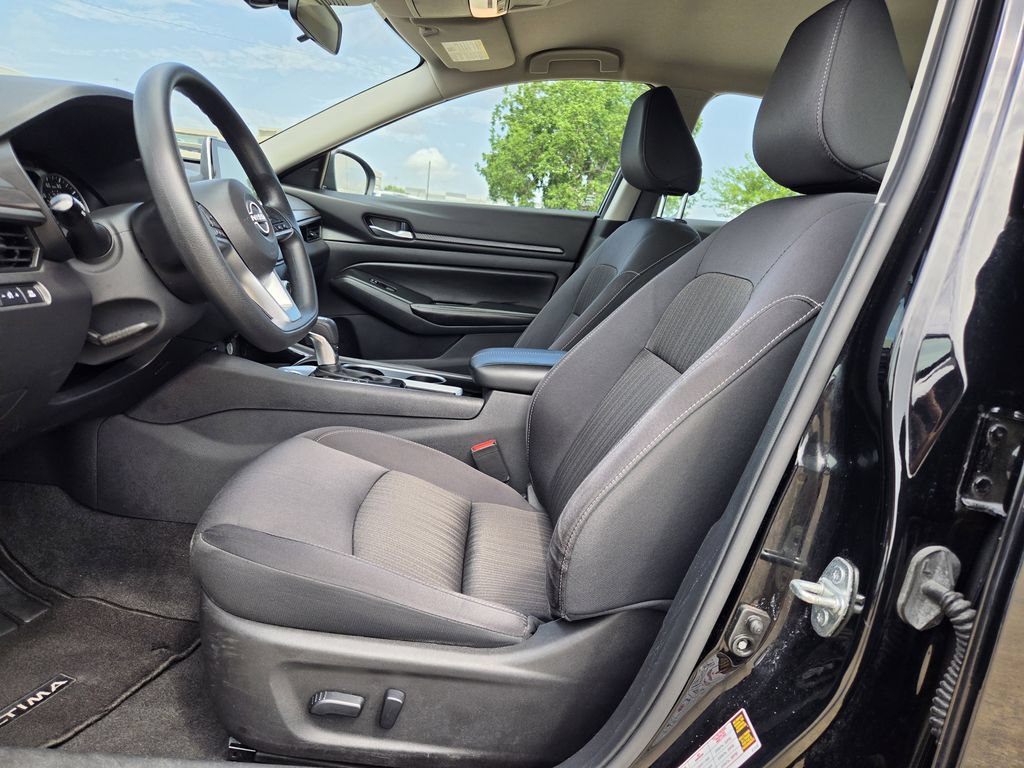 Used 2024 Nissan Altima 2.5 SV FWD image 27