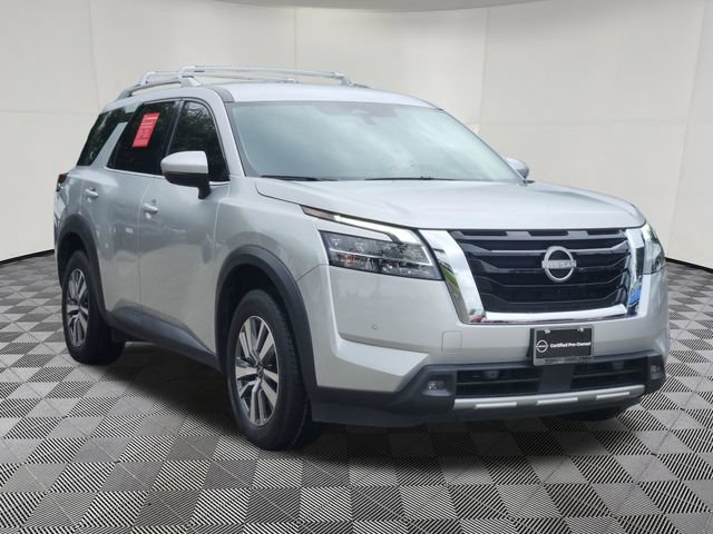 Used 2023 Nissan Pathfinder SL FWD image 3