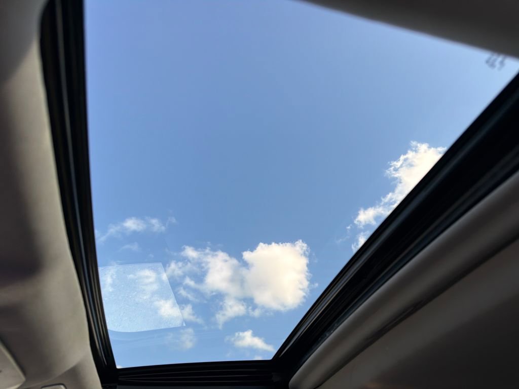 Used 2023 Toyota Highlander L image 21