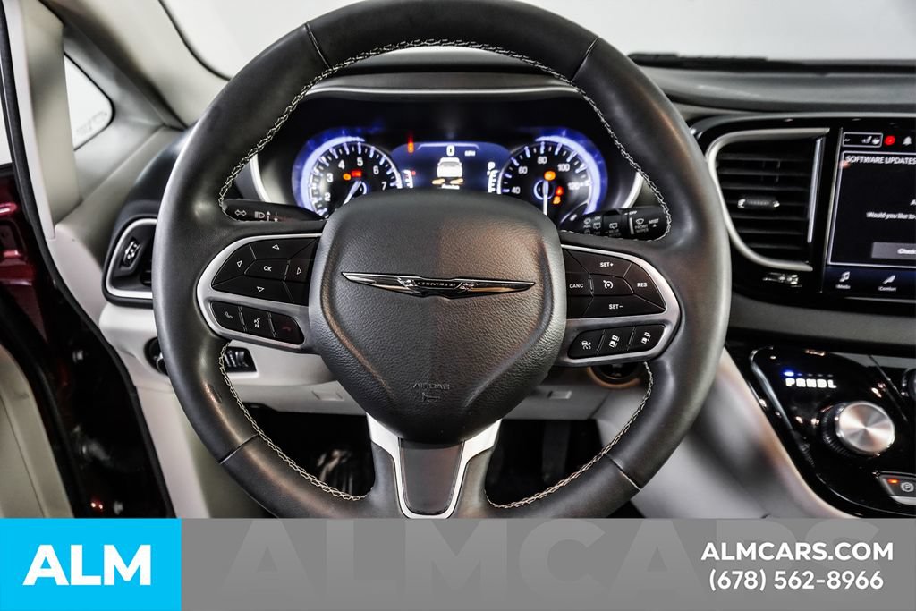Used 2023 Chrysler Pacifica Touring-L FWD image 24