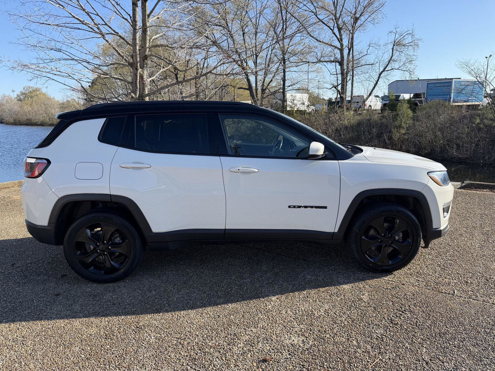 Used 2019 Jeep Compass Altitude image 2