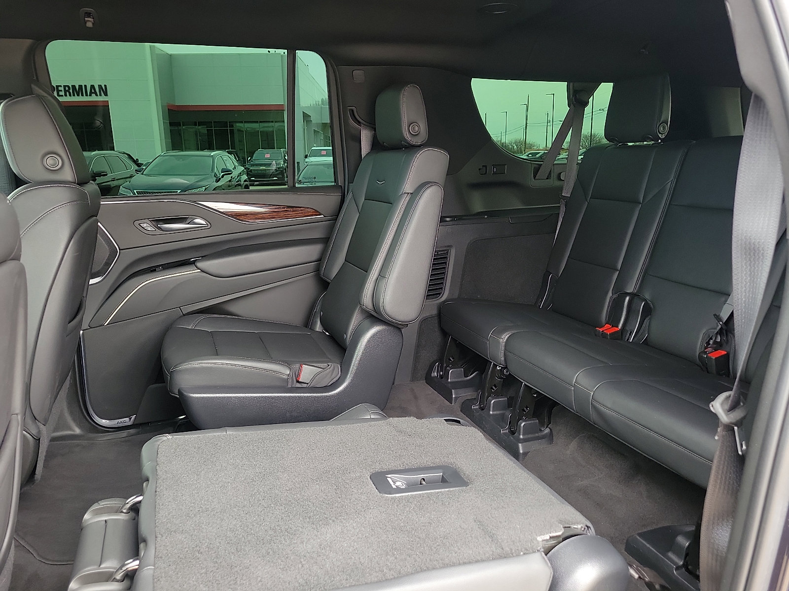 Used 2022 Cadillac Escalade ESV Luxury image 8
